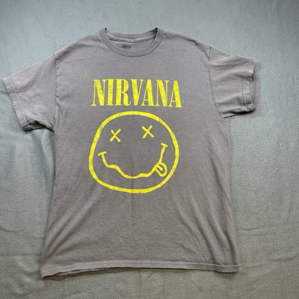 Nirvana Men T-Shirt Cotton‎ Gray Medium Smiley Face Graphic Grunge Rock Tee